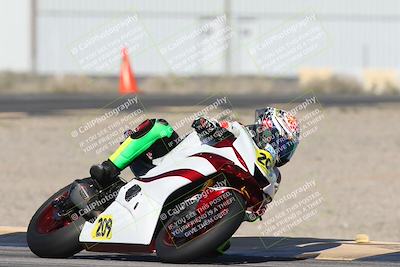 media/Jan-15-2026-Racers Edge (Thu) [[dfebeb70ab]]/2-A Group/Session 3 (Turn 16)/